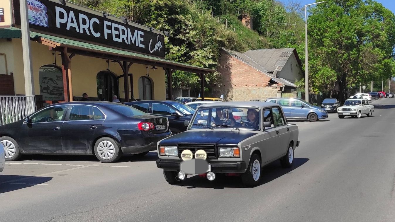 Felizzott a Lada-szerelem Salgótarjánban, látványos fotókon, hogyan lepték el a...